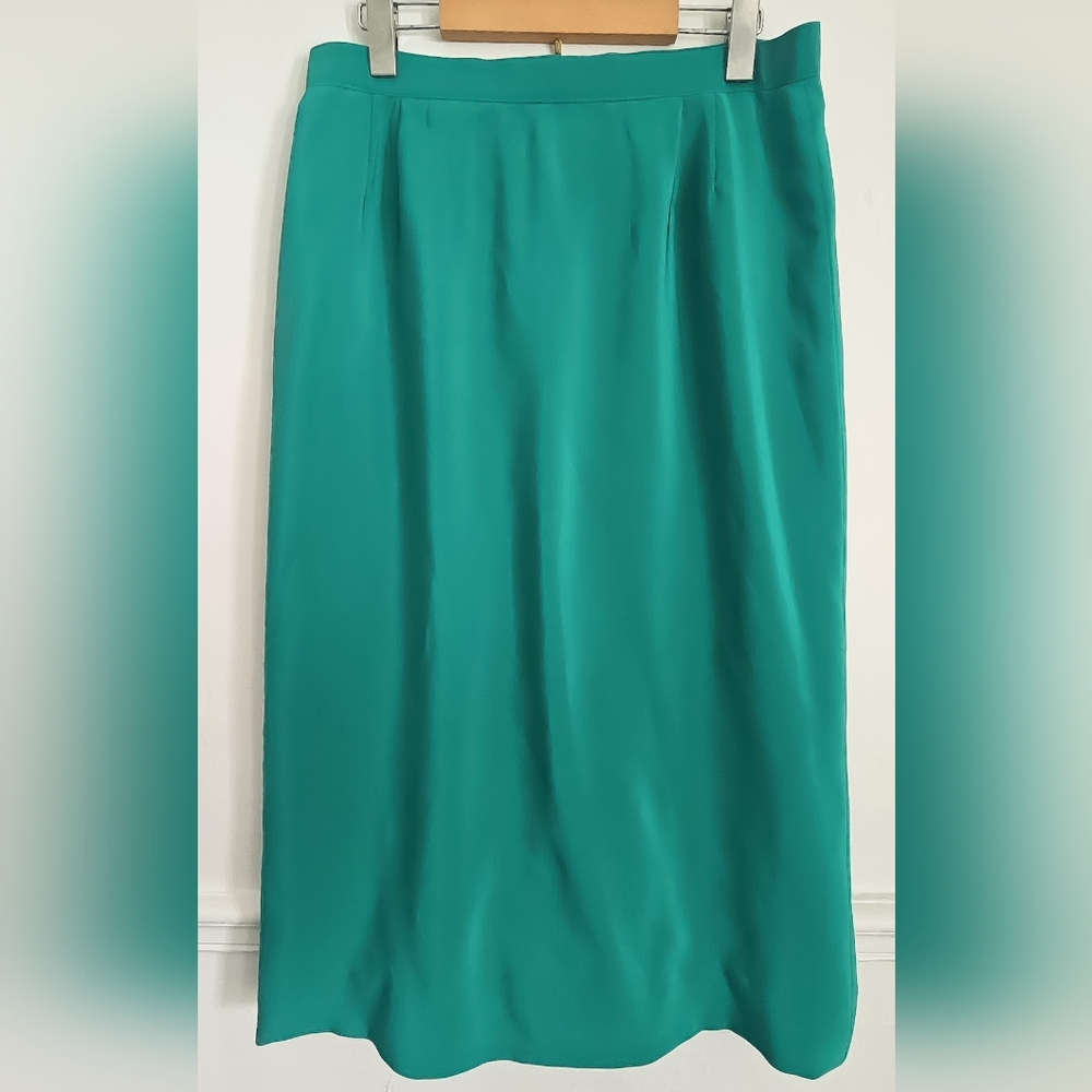 3/$40 🛍Vintage Emerald Green Midi Skirt.
